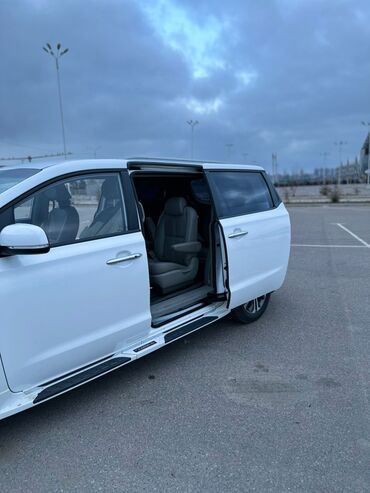 Kia: Kia Carnival: 2018 г., 2.2 л, Автомат, Дизель, Минивэн — 6