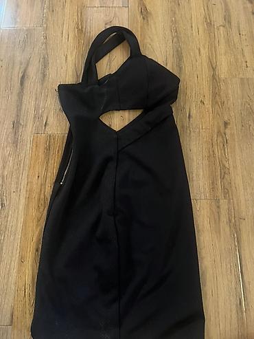 maison de la mode: Черное платье-футляр с вырезами по бокам в области талии — 2