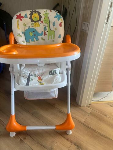 uşaq maşınları ikinci əl: Usaq yemek masasi satilir Qiymet 100 man Alinib 250 man a Çox