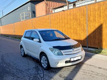 Toyota: Toyota ist: 2003 г., 1.3 л, Автомат, Бензин, Хэтчбэк