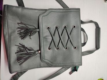 Сумки: Модный рюкзак и сумочки 1)модный рюкзак с ручкой трансформер 500 сом