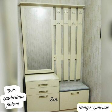 стеклянный журнальный стол: Dəhliz üçün funksional asma paltar dolabı və güzgülü konsol dəsti