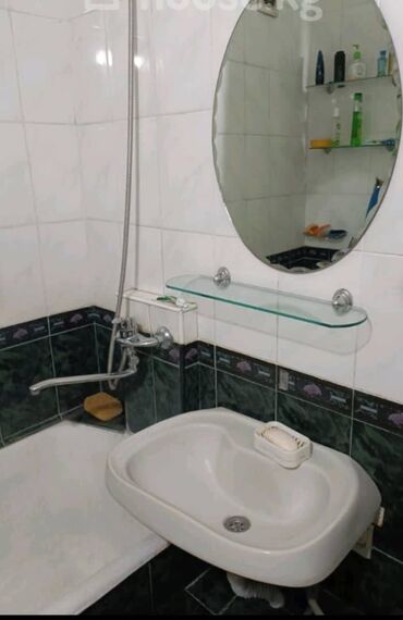 сдается 2 комнатная квартира город ош: 2 комнаты, 42 м², 104 серия, 5 этаж, Старый ремонт