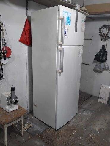 2 qapılı Bosch Soyuducu Satılır, rəng - Ağ