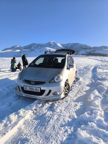 Honda: Honda Fit: 2003 г., 1.5 л, Типтроник, Бензин, Хэтчбэк