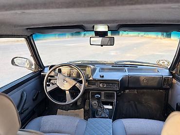 lada oturacaqlar: VAZ 21099 sedan - Kuzov: 4 qapılı sedan, qara rəng - Salon: parça — 4