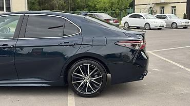 Транспорт: Toyota Camry: 2021 г., 2.5 л, Автомат, Бензин, Седан — 4