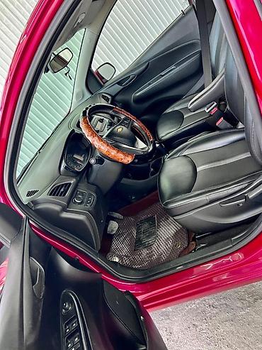 Продажа авто: Chevrolet Spark: 2018 г., 1 л, Автомат, Бензин, Хэтчбэк — 2