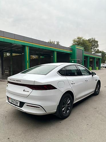 BYD: BYD Qin: 2021 г., Автомат, Электромобиль, Седан — 2