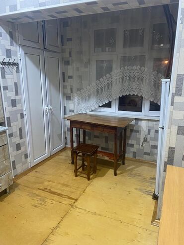 Uzunmüddətli kirayə mənzillər: Mənzil Təcili Kirayə Verilir! Bina 9-mkr Sona — 9