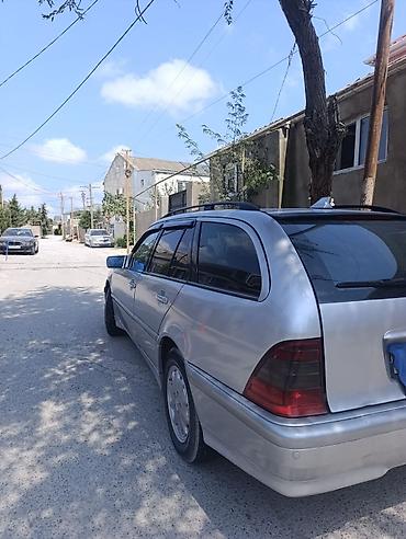 lexus ct 200: Mercedes-Benz C-Class: 2.2 l | 1999 il Universal — 7