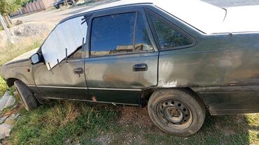 на мото: Daewoo Nexia: 2001 г., 1.5 л, Механика, Бензин, Седан