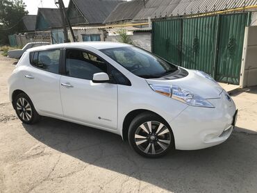 Nissan: Nissan Leaf: 2015 г., 0.1 л, Вариатор, Электромобиль, Хэтчбэк