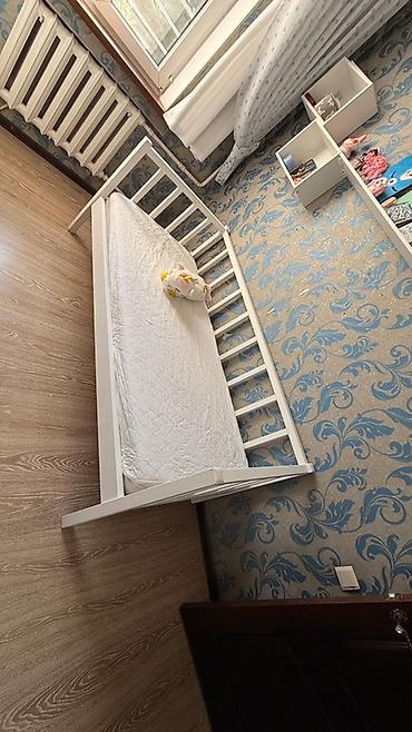 Кровати: 🛏️ Детские кровати — 15 000 сом за каждую Продаются две детские — 2