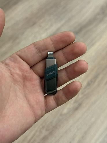 orico hdd box: SanDisk iki uclu portativ yaddaş qurğusu - İki konnektor: Lightning — 1