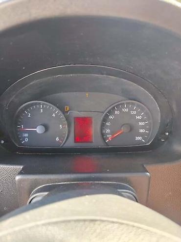 led migavci: VOLKSWAGEN CRAFTER 2.5 TDI | Kombi doteran na tockovimau odlicnom — 2