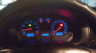 Volkswagen: Volkswagen Golf: 2003 г., 2 л, Автомат, Газ, Хэтчбэк — 8