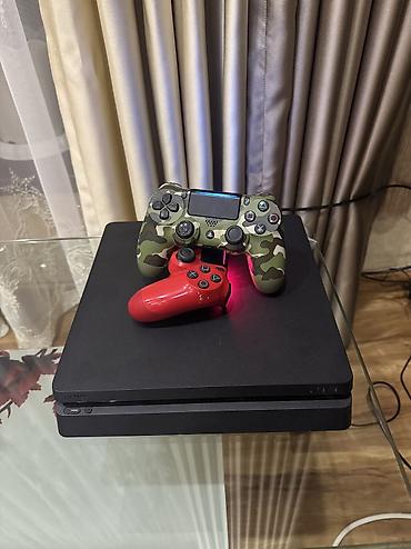 Sony PlayStation: PS4 Slim 1TB + 2 джойстика + док-станция 💰 Цена: 25000 📍 Город — 2