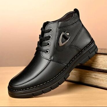 Digər kişi geyimləri: Təbii dəridən,içi xəzli və xəzsiz sürüşməyən bot çəkmələr.Satış evdən — 8