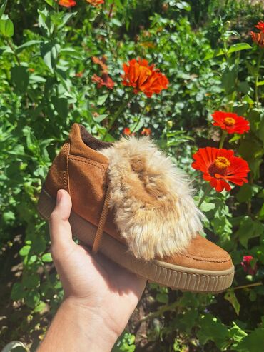 Gležnjače: Ženske kratke čizme – više modela Muške cipele. cena od 30 do 60 — 14