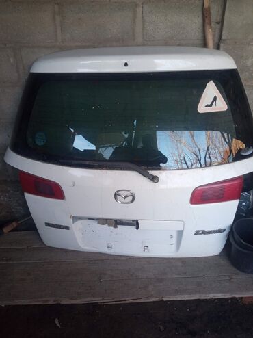 продаю авто в аварийном состоянии: Комплект дверей Mazda 2002 г., Б/у, цвет - Белый,Оригинал