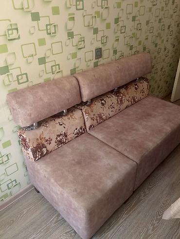 Divanlar: İki hissəli kompakt divan - Dizayn: Pudra/boz çalarlı yumşaq parça — 1