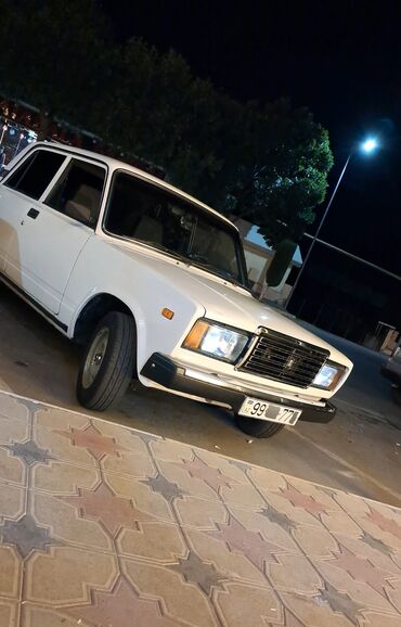 бампера гольф 2: VAZ (LADA) 2107: 1.6 l | 2004 il 233000 km Sedan