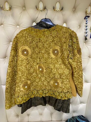 Ziyafət donları: Paltarların hər biri ideal veziyyetdedi 1-2 defe qeyinilib. Qiymət — 17