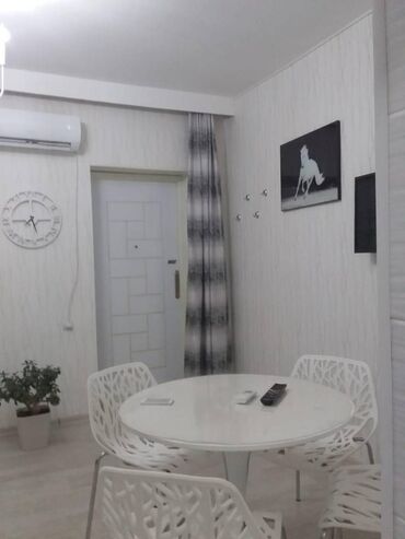 Uzunmüddətli kirayə mənzillər: Tarqovuda, İçəri şəhər metrosu yaxınlığında, 2 mərtəbəli binanın 2-ci — 2