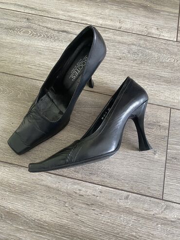 туфли 41 размера на каблуке: Туфли 38.5, цвет - Черный