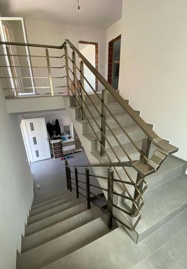 Pilləkən məhəccərləri: Mərmər pilləkənlər üçün metal və dekorativ məhəccər istehsalı və — 12