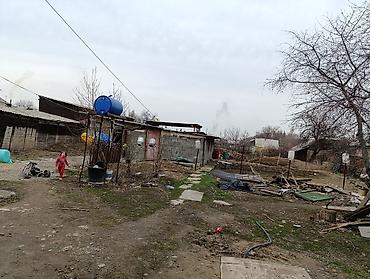 Продажа коттеджей и домов: Дом с участком. Планировка и оснащение: - Просторная гостиная-кухня — 9