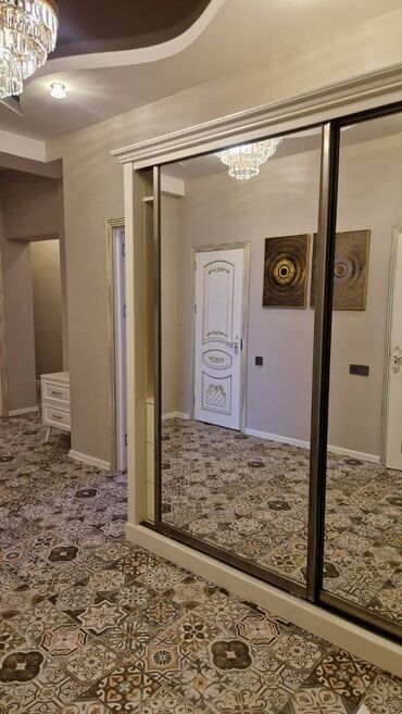 Uzunmüddətli kirayə mənzillər: Mənzil kirayə verilir. 10.6 mərtəbə, 3 otaqli tam temirli və əşyalı -da lalafo.az — 15 Uzunmüddətli kirayə mənzillər: Mənzil kirayə verilir. 10.6 mərtəbə, 3 otaqli tam temirli və əşyalı — 15