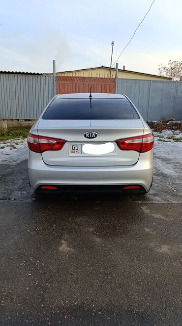 Kia: Всем стекла радной без дтп НЕТ ГНИЛИ оснащена зеркалами с