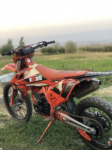 Эндуро-мотоцикл KAYO K1S (декали K1S/K15), оранжево‑черный. Основные