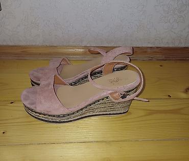 rezin cekmeler: Qadın sandaleti – platformalı (wedges) model - Rəng: pudra/çəhrayı - — 2