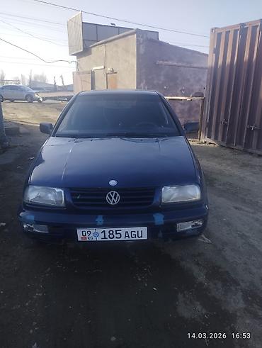 Volkswagen: Volkswagen Vento: 1993 г., 1.8 л, Седан — 4