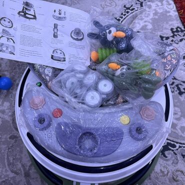 куплю ходунки: Многофункциональный детский ходунок с игровой панелью и регулируемой