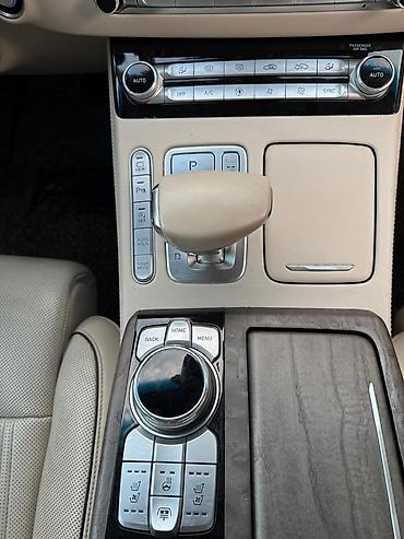 Другие автомобили: Белый представительский седан бизнес-класса. Кузов и дизайн: - — 20