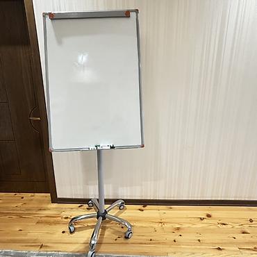 Lövhələr: Təkərli flipçart/markör taxtası - Ölçü: təqribən 60x90 sm yazı səthi — 1