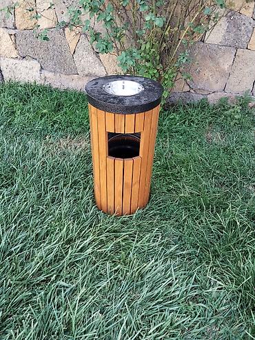 yemək qabları: Açıq məkanlar üçün zibil qutusu və üst hissədə külqabı - Material — 2