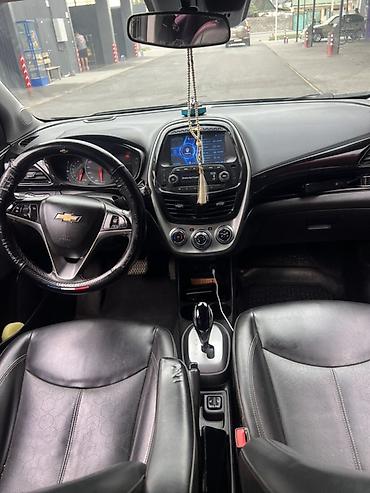 Продажа авто: Chevrolet Spark: 2017 г., 1 л, Автомат, Бензин, Хэтчбэк — 5
