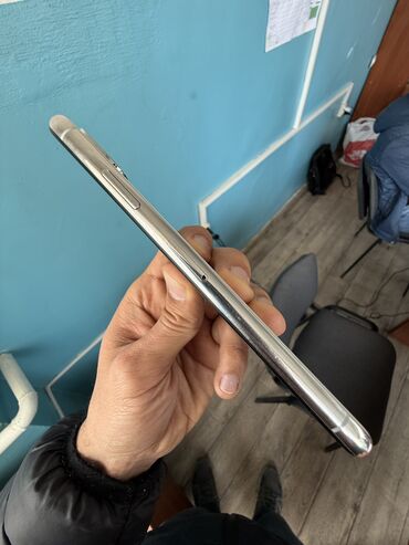 Apple iPhone: IPhone Xs, Б/у, 64 ГБ, Белый, Чехол, Кабель, 73 % — 6