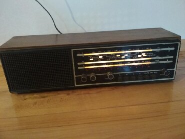 Əntiq radio: Priyomnik (Radioqəbul edici) Satılır. Heç bir problemi yoxdur. 100 — 2