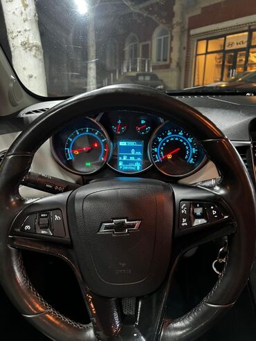 Chevrolet: Chevrolet Cruze: 1.4 l | 2014 il 20086 km Sedan — 8