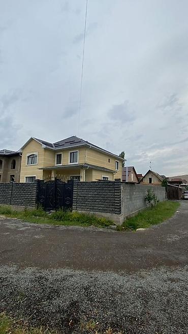 Sale of cottages and houses: Продаётся 2-этажный дом 📍 Район Беш-Кунгой 🏠 Площадь дома — 250 м² 🛏 — 15