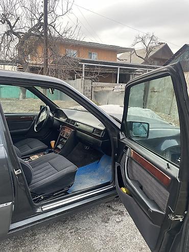 Mercedes-Benz: Mercedes-Benz W124: 1992 г., 2.3 л, Механика, Бензин, Седан — 9