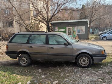 пассат унив: Volkswagen Passat: 1991 г., 2 л, Механика, Бензин, Универсал