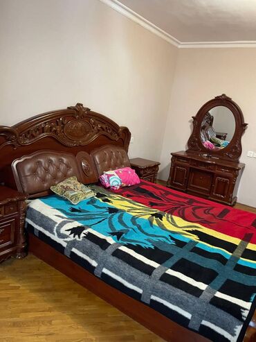 Uzunmüddətli kirayə mənzillər: Xalqlar Dostluğu metrosuna yaxın, 129 saylı məktəbin yanında, 5 — 6