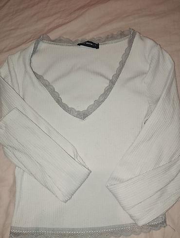 Duksevi: Dva komada dukseva/duks majica sa printom: 1) Crna dukserica s — 13